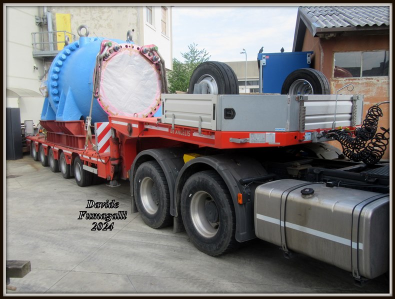 Iveco Trakker XXX Asiani 002.jpg