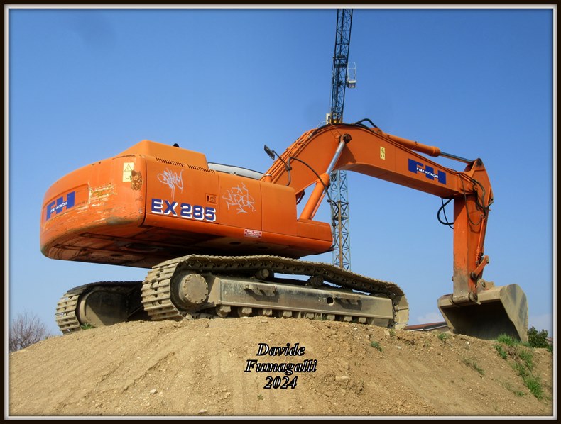 Fiat Hitachi EX285 PLS 006.jpg