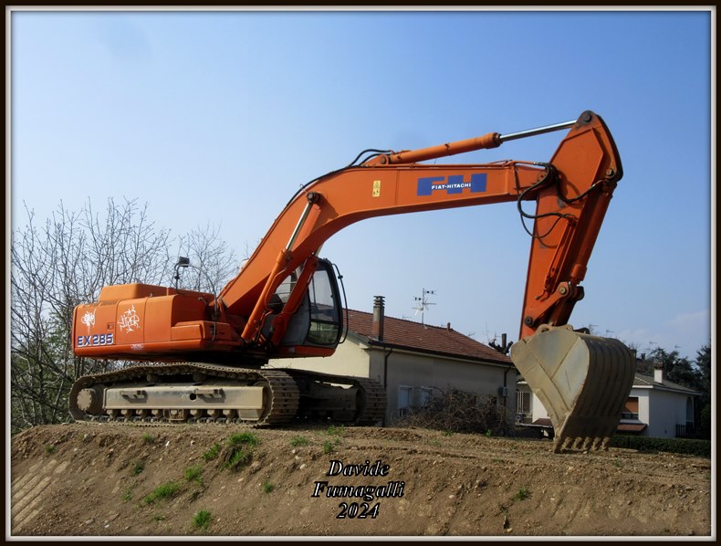 Fiat Hitachi EX285 PLS 005.jpg