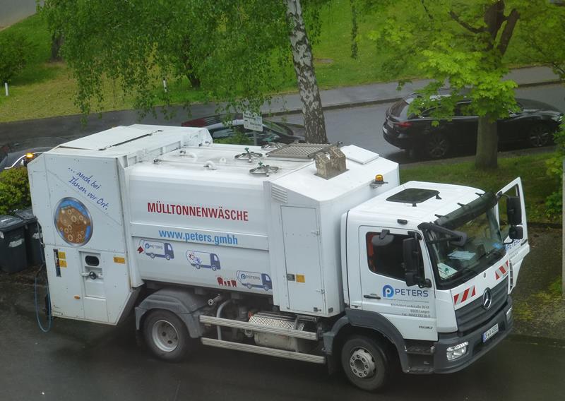 MB Atego 1530 Mülltonnen wäsche Peters GmbH 2 (Copy).jpg