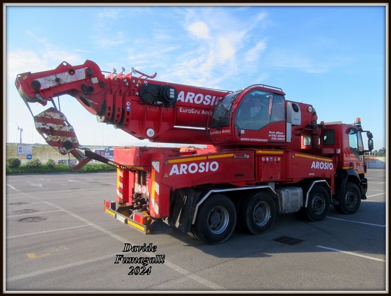 Iveco Trakker 410T50 Arosio 004.jpg