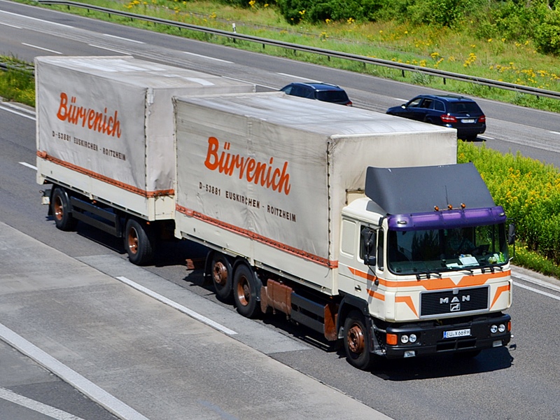B&uuml;rvenich, EU-X 669H 0137.jpg