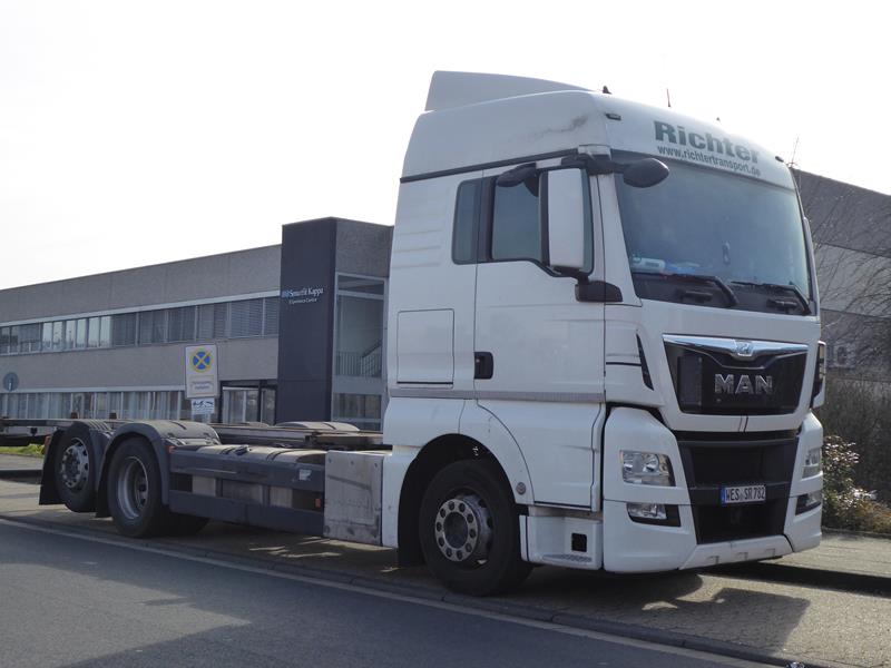 MAN TGX 25 .440 E6 Richter Transport 2 (Copy).jpg