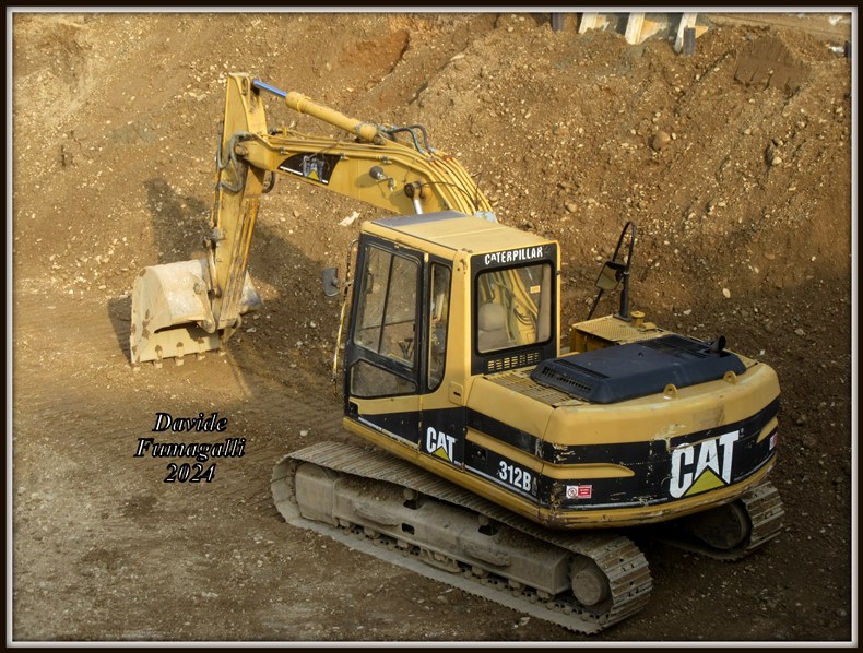 Caterpillar 312B L 008.jpg