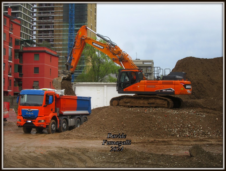 Doosan DX380 Italia Demolizioni (2).jpg