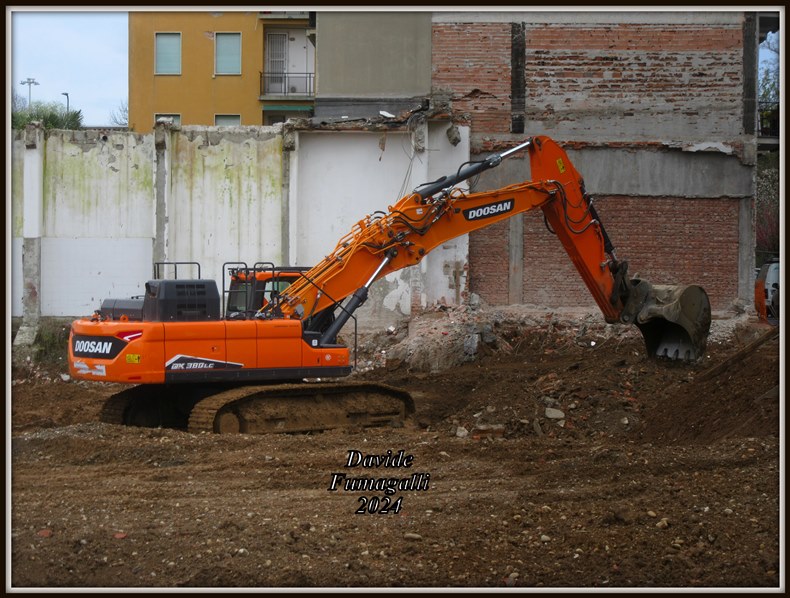 Doosan DX380 Italia Demolizioni (3).jpg