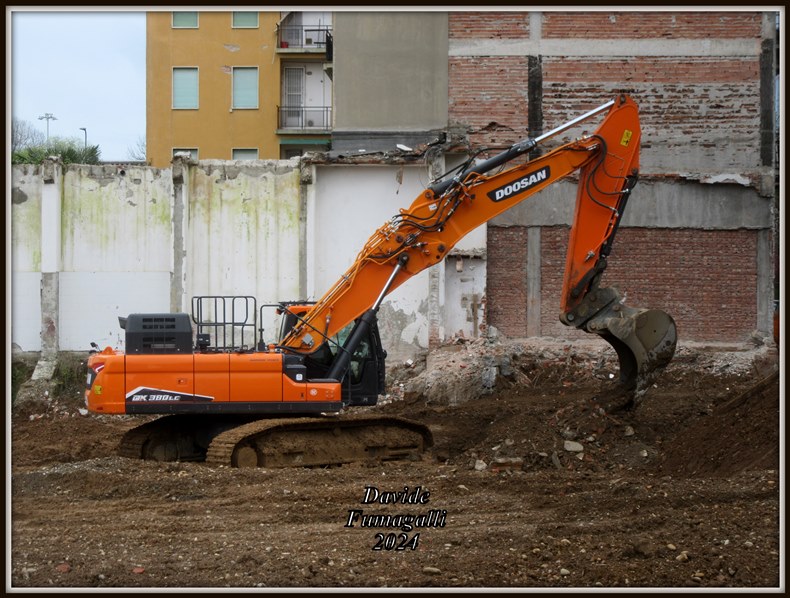 Doosan DX380 Italia Demolizioni (4).jpg
