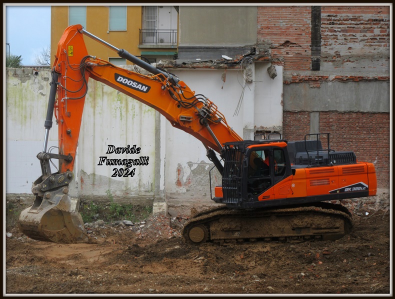 Doosan DX380 Italia Demolizioni (8).jpg