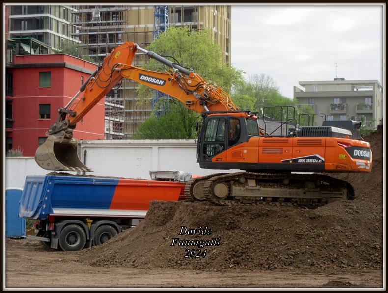 Doosan DX380 Italia Demolizioni (11).jpg