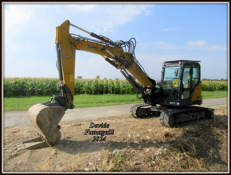 XCMG XE80E 001.jpg