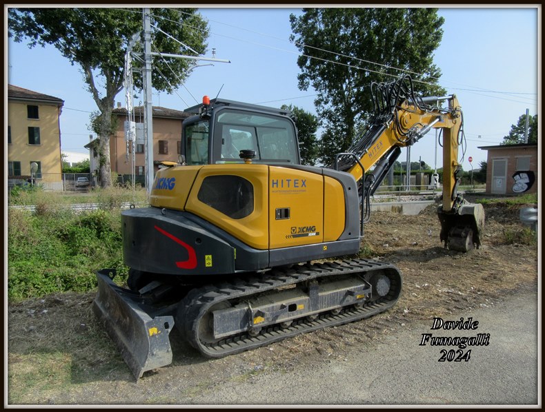 XCMG XE80E 002.jpg