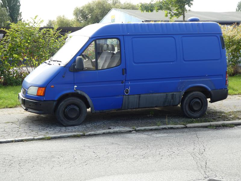 Ford Transit MK4 Blau 2 (Copy).jpg