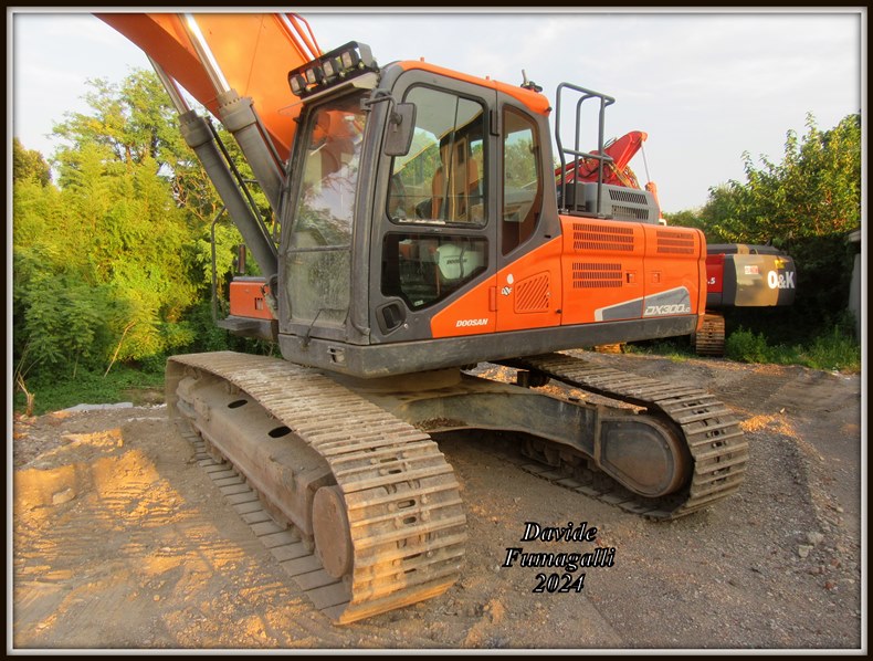 Doosan DX300NLC Eco Scavi 002.jpg