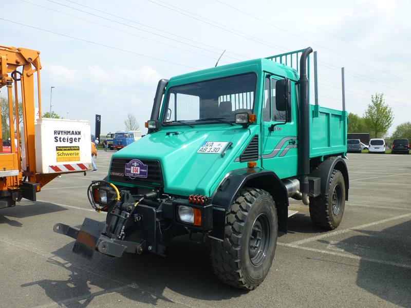 MB Unimog U130 Mintgrün 1 (Copy).jpg