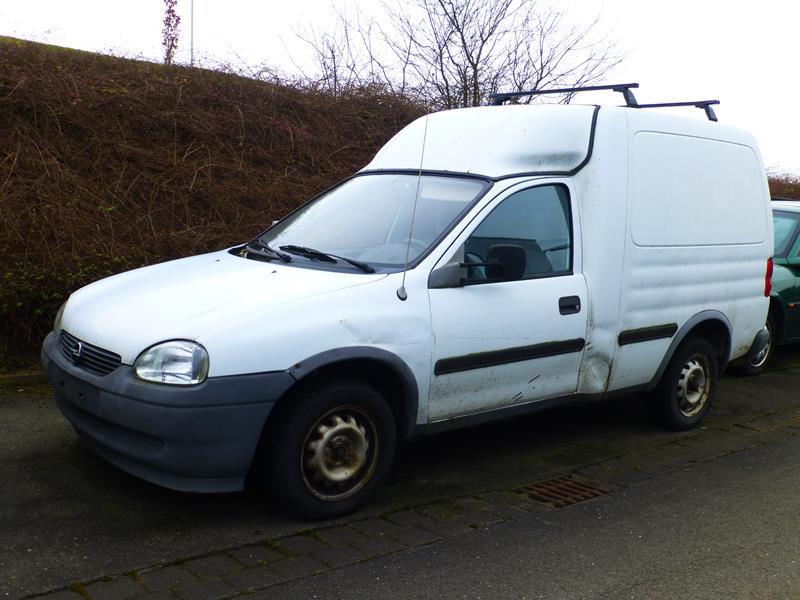 Opel Combo B  Weiss 3 (Copy).jpg