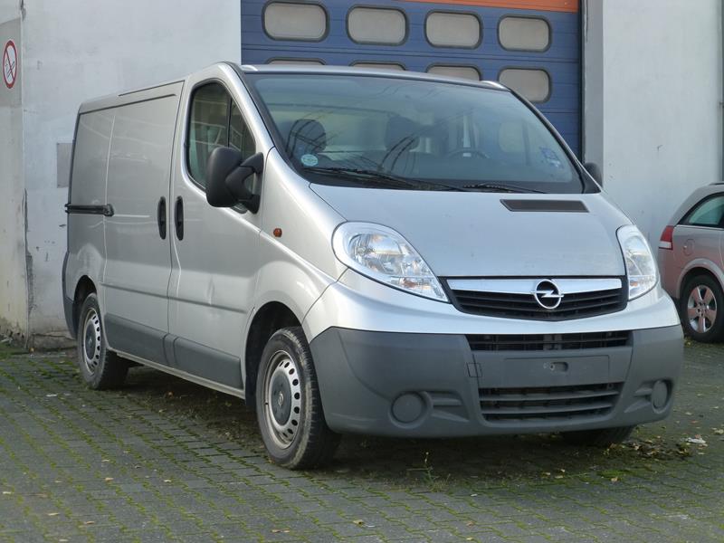 Opel Vivaro A FL Silber 2 (Copy).jpg