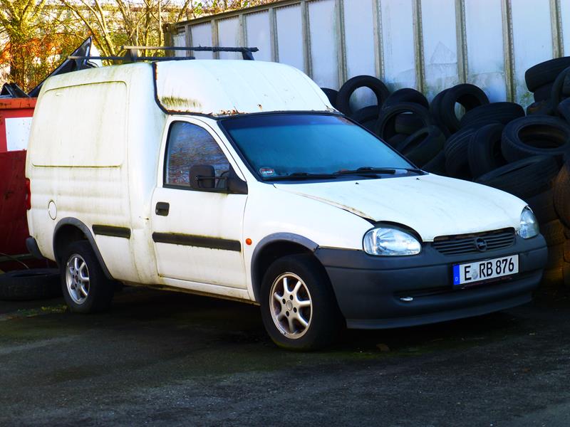 Opel Combo B  Weiss 2 (Copy).jpg