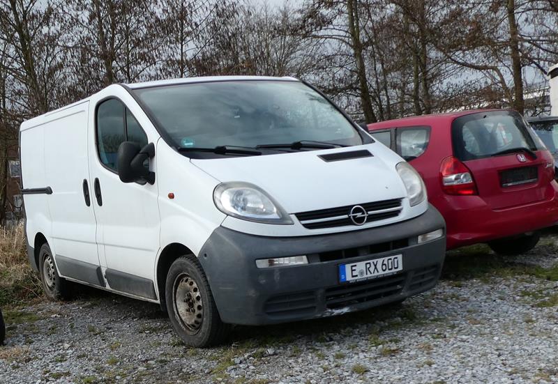 Opel Vivaro A Weiss 5 (Copy).jpg