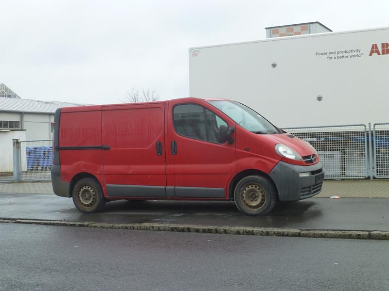 Opel Vivaro A Rot 1 (Copy).jpg