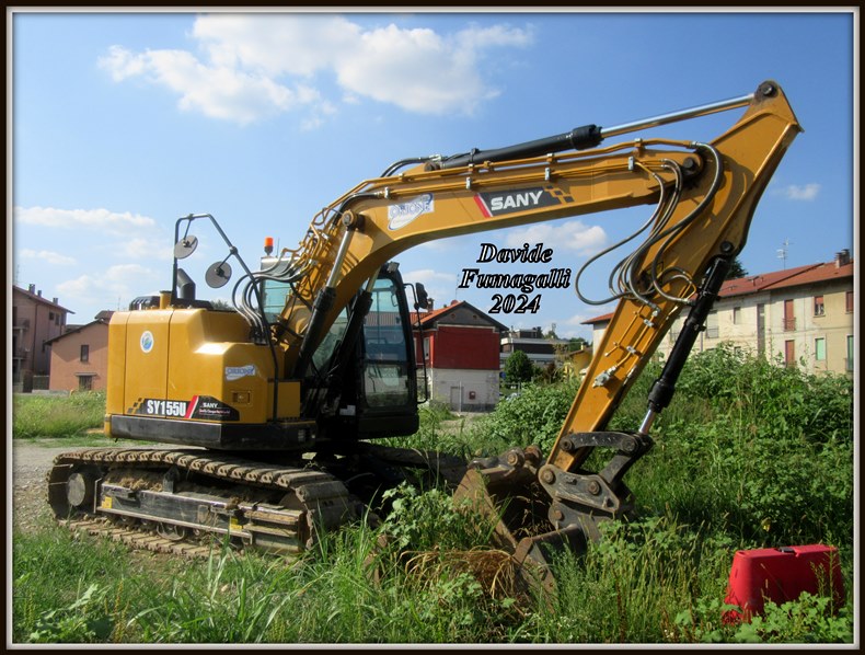 Sany SY155U 002.jpg