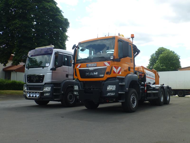 MAN TGS 33.440 Die Autobahn 2 (Copy).jpg