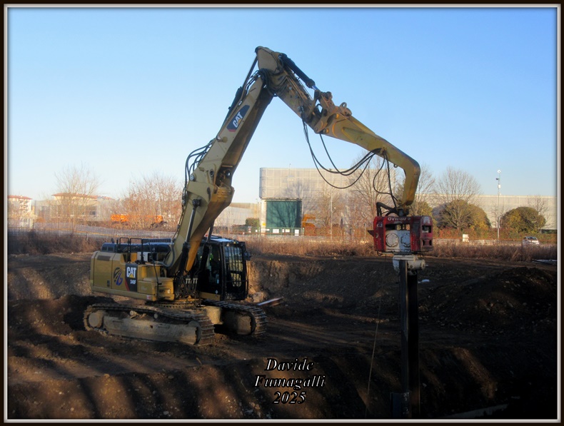 Caterpillar 340F Colombo Severo (1).jpg