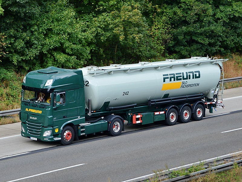 FREUND 242 0104.jpg