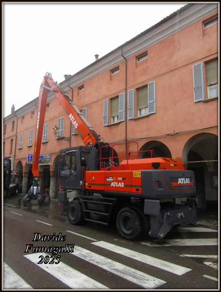 Atlas 350MH Devoti 003.jpg