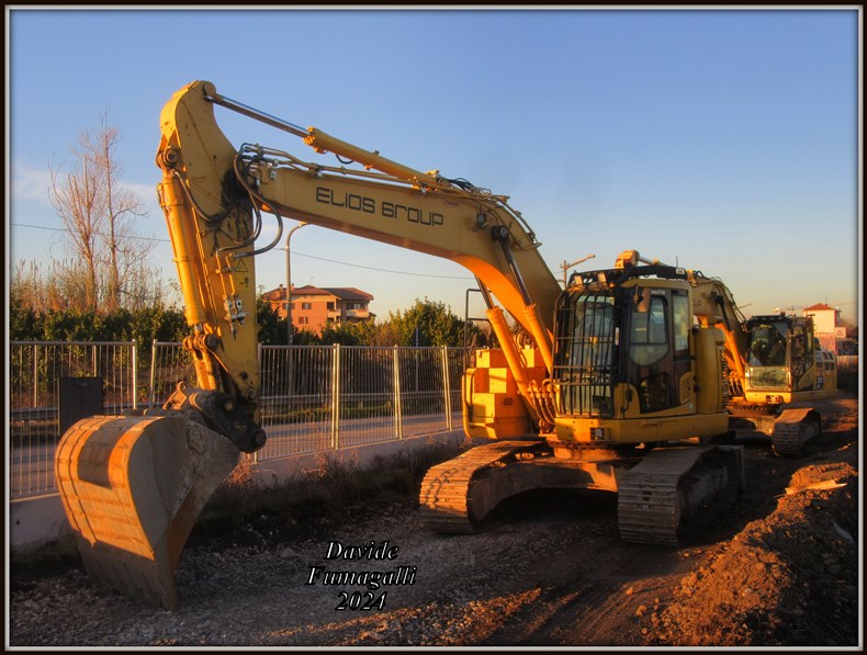Komatsu PC228US Elios.jpg