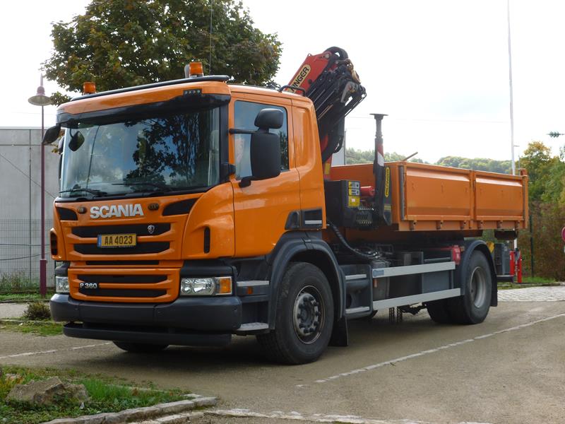 Scania P360 Orange 1 (Copy).jpg