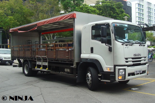 Isuzu_FV_4x2_V_SGP_01.jpg