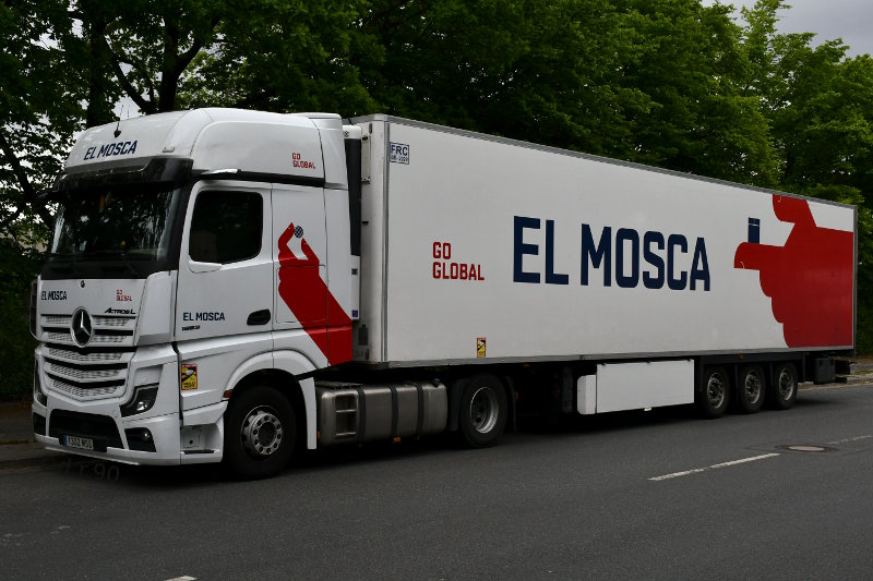 MB Actros L 1853 Gigaspace El-Mosca[E].jpg
