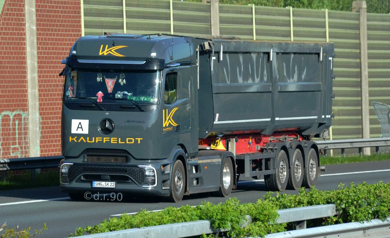 MB Actros L Bigspace Procabin 1851 Kauffeldt.jpeg