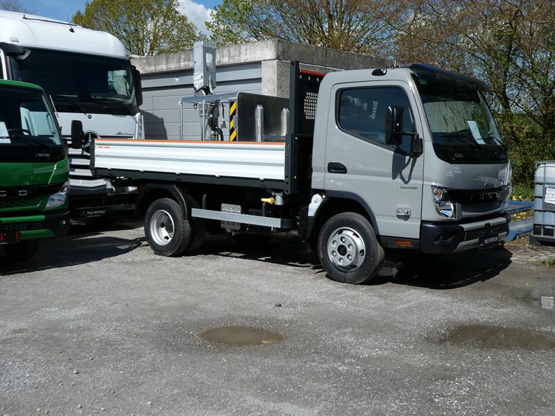 Mitsusihi Fuso Canter 7C18 FL Kipper Grau 2 (Copy).jpg