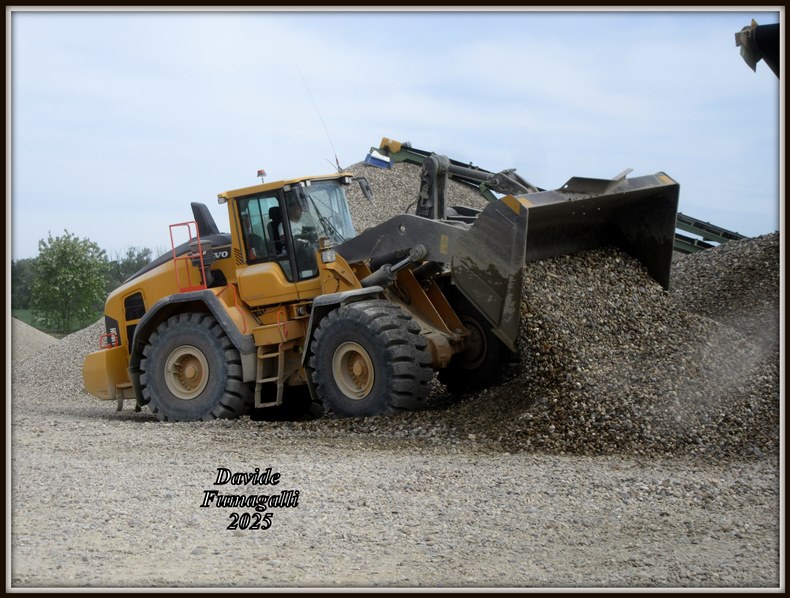 Volvo L180 Pesa (5).jpg