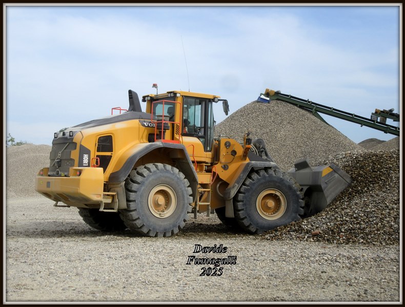 Volvo L180 Pesa (7).jpg