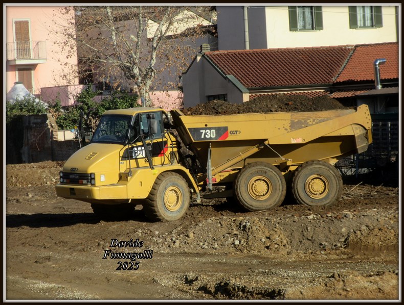 Caterpillar 730 Giussani (2).jpg
