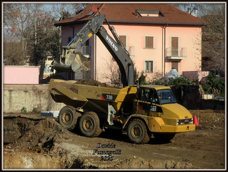 Caterpillar 730 Giussani (3).jpg