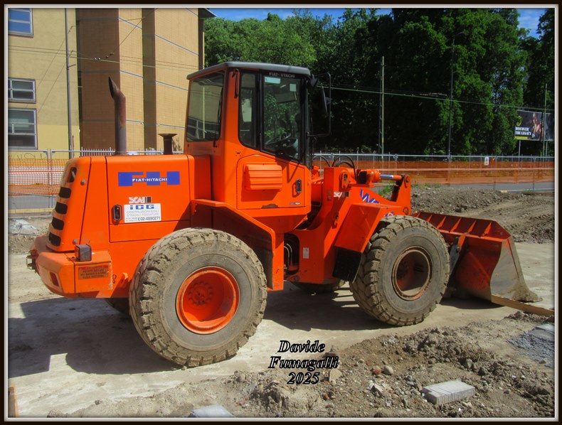 Fiat Hitachi W130 ICG 003.jpg