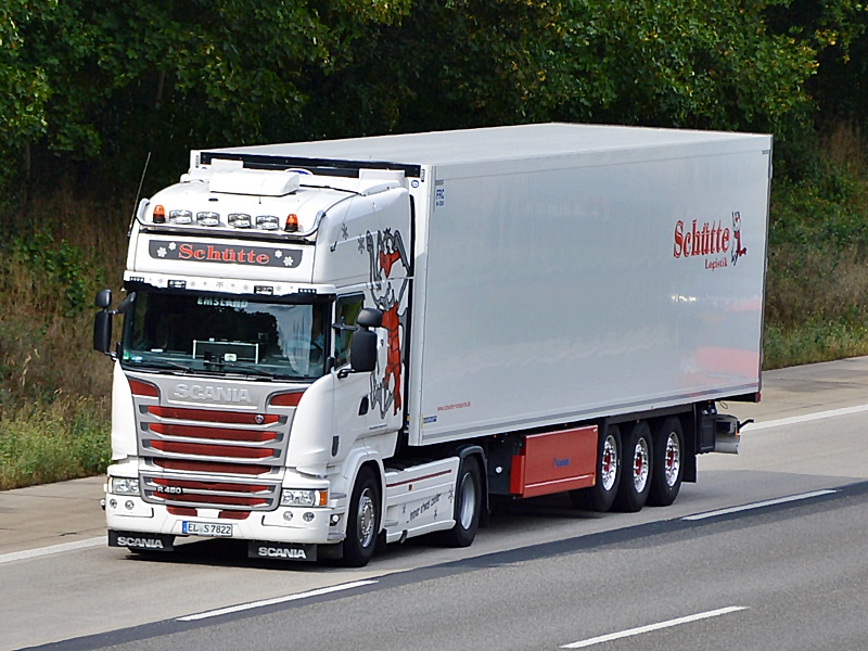 Sch&uuml;tte, Scania wei&szlig;, EL-S 7822 0058.jpg