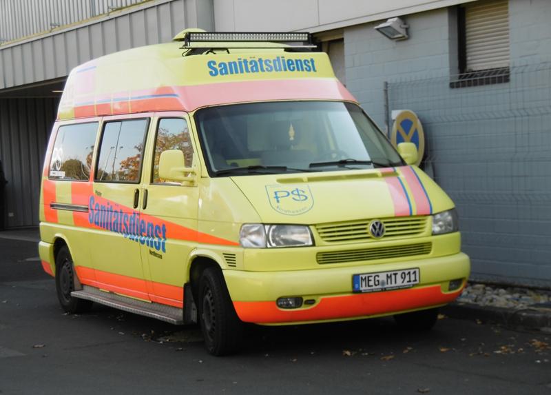 VW T4 Privater Sanitätsdienst 1 (Copy).jpg