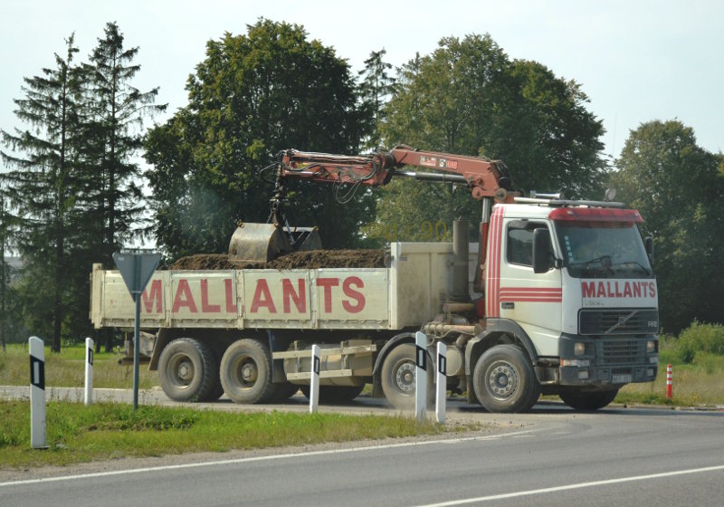 Volvo FH12 8x4 ex-Mallants[LT].jpeg