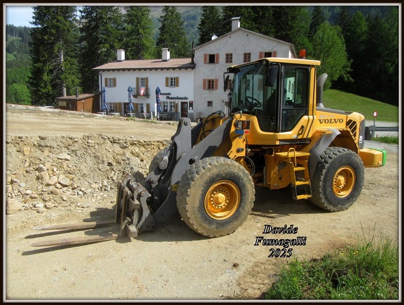 Volvo L70F Lanfranchi 001.jpg