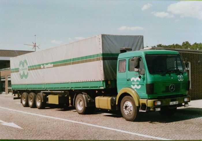 Knoche 3.jpg