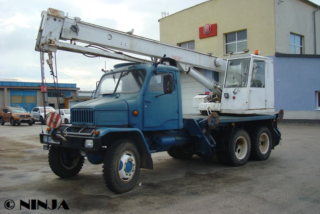 Praga_V3S_M2_6x6_AD_080_02.jpg