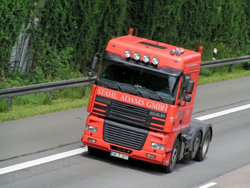 DAF 95 XF SZM 3 Achsen Rot 001_DxO.jpg