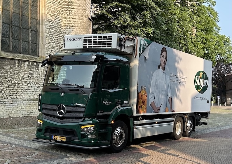 MB Actros E300 Ku&#776;hlkoffer NL.jpeg