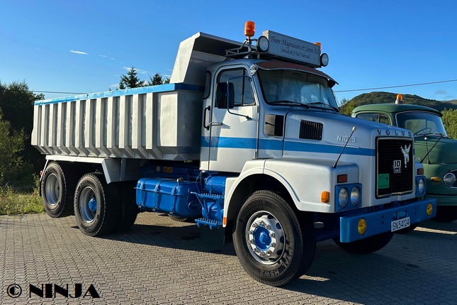 Volvo_N1025_6x2_S1_01.jpg