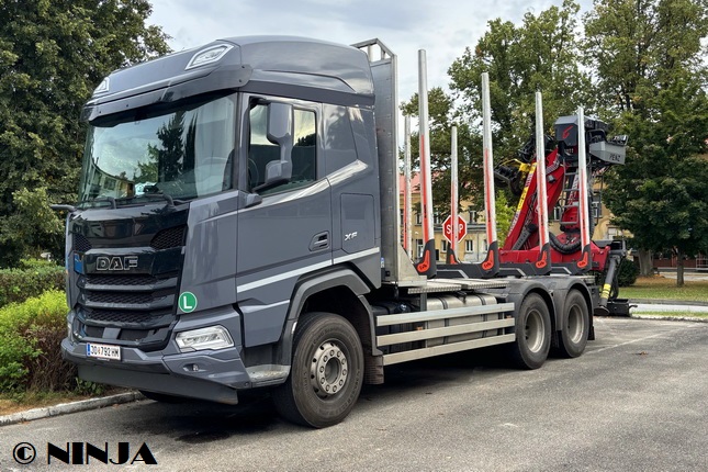 Daf_XF_530_E6_6x4_oplen_HR_vzadu_01.jpg