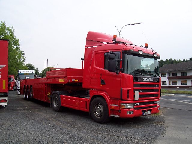 Scania 124L 470 Uhl.jpg